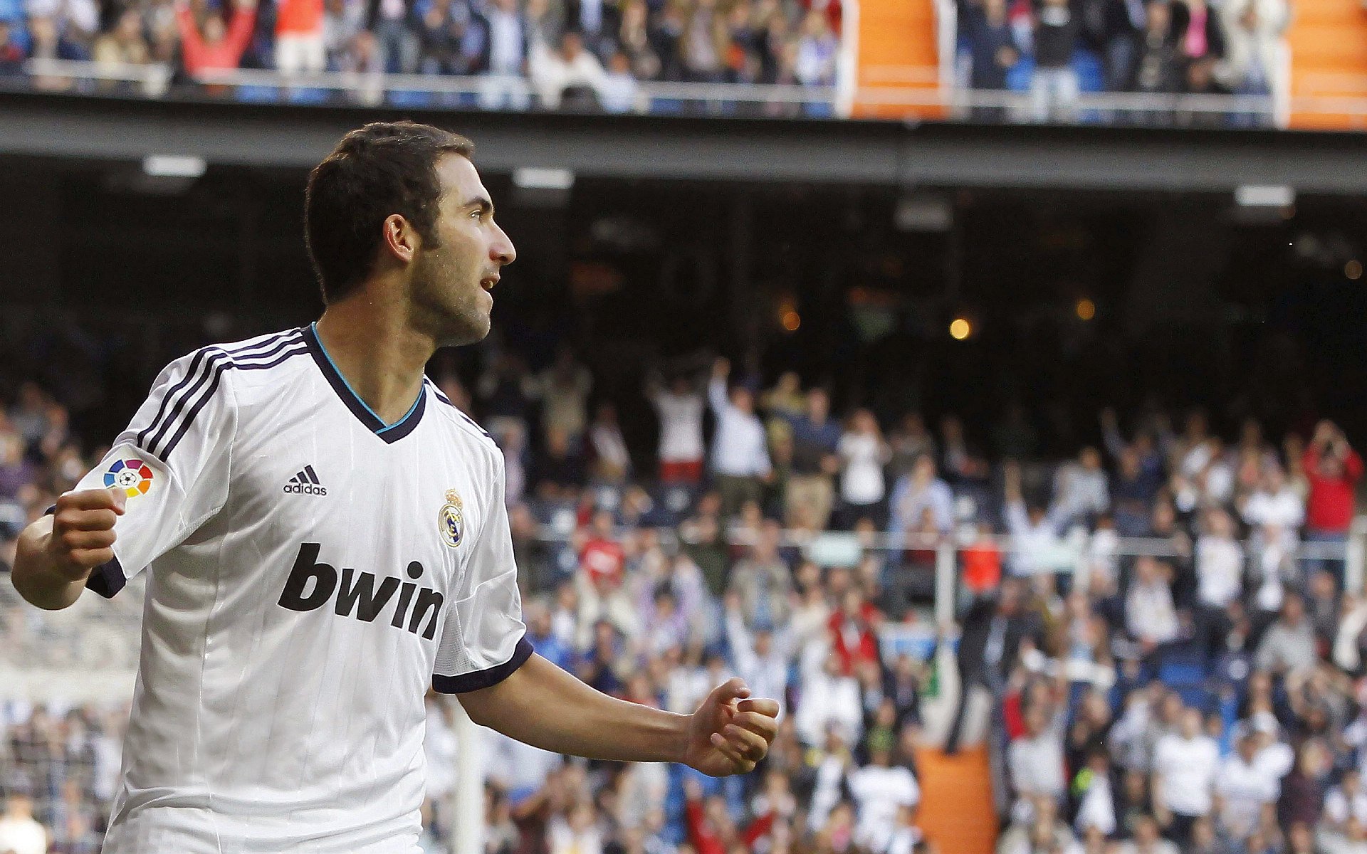 乐鱼（中国）体育官方网站-公牛攻防平衡，德罗赞连续高光表现，公牛德罗赞交易