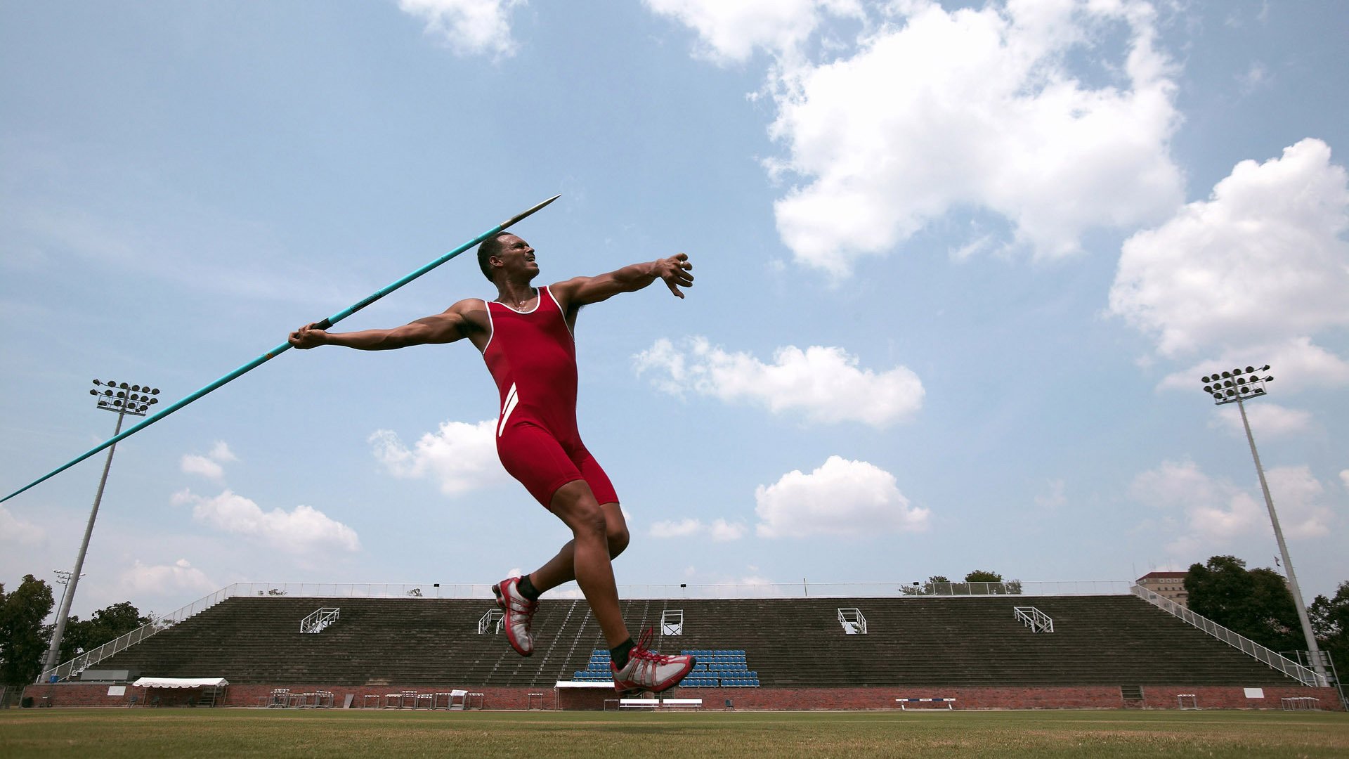 哈萨克斯坦武术比赛吸引众多武者参与,哈萨克斯坦的拳击