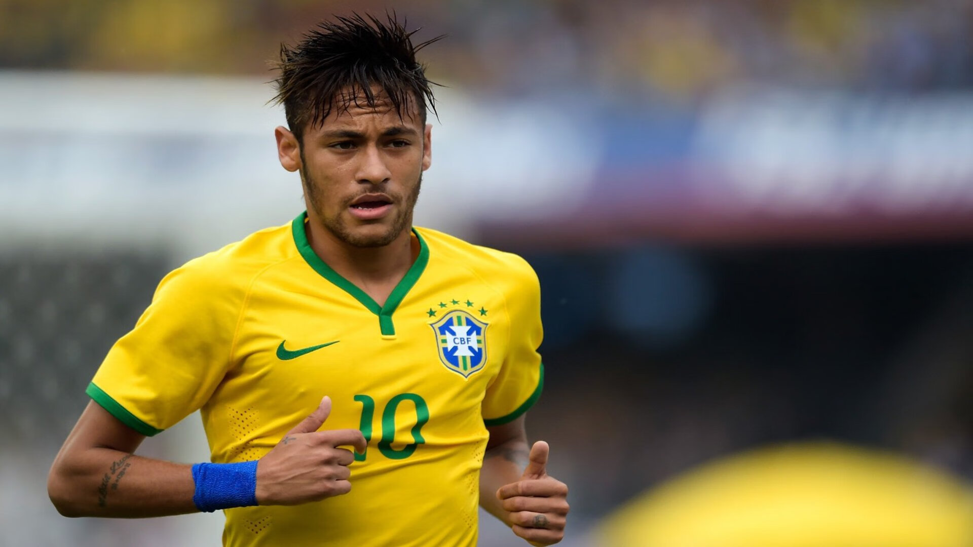 拜仁前场火力全开，凯恩再度上演帽子戏法，拜仁高层卡恩